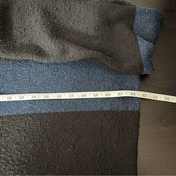 Uniqlo Heattech Sweater Mens Large Black Gray Stripe Knit Crew Neck Long Sleeve - Picture 11 of 12
